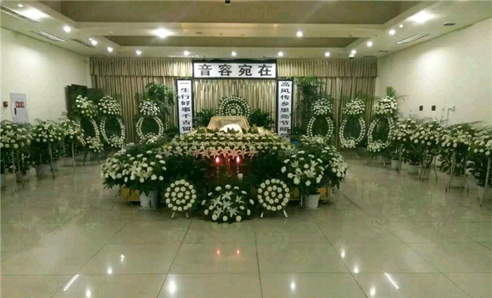 青岛殡葬一条龙 殡仪策划 寿衣骨灰盒